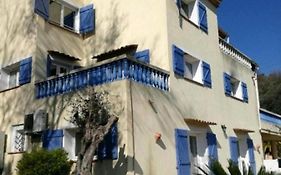 Les Volets Bleus